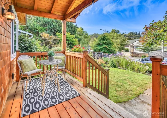 Photo 3 of Single family home for sale at 5428 25th Avenue Sw, Seattle, WA 98106 | MLS# NWM2588304 | Listing updated on 2026-10-01