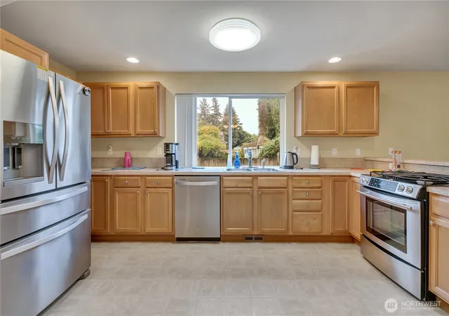 Photo 4 of Single family home for sale at 12225 50 Avenue S, Seattle, WA 98178 | MLS# NWM2588314 | Listing updated on 2026-10-01
