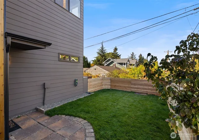 Photo 3 of Townhouse for sale at 5027 Sw Waite St, Seattle, WA 98116 | MLS# NWM2588330 | Listing updated on 2026-10-01