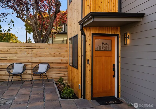 Photo 3 of Townhouse for sale at 5027 SW Waite St, Seattle, WA 98116 | MLS# NWM2588330 | Listing updated on 2026-10-01