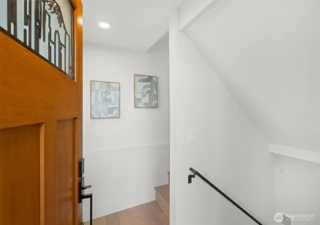 Photo 4 of Townhouse for sale at 5027 SW Waite St, Seattle, WA 98116 | MLS# NWM2588330 | Listing updated on 2026-10-01