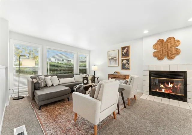Photo 4 of Single family home for sale at 10004 Beacon Ave, Seattle, WA 98178 | MLS# NWM2588344 | Listing updated on 2026-10-22