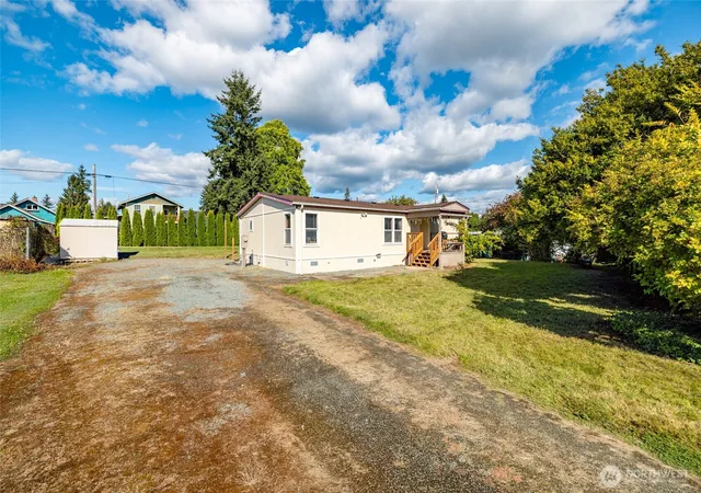 Photo 2 of Manufactured home for sale at 620 Alexander St, Sedro Woolley, WA 98284 | MLS# NWM2588352 | Listing updated on 2026-09-29