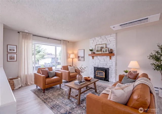 Photo 3 of Single family home for sale at 5532 34th Street Ne, Tacoma, WA 98422 | MLS# NWM2588368 | Listing updated on 2026-10-01