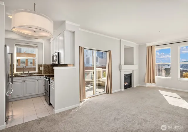 Photo 3 of Condo for sale at 4343 Roosevelt Way NE #601, Seattle, WA 98105 | MLS# NWM2588387 | Listing updated on 2026-10-11