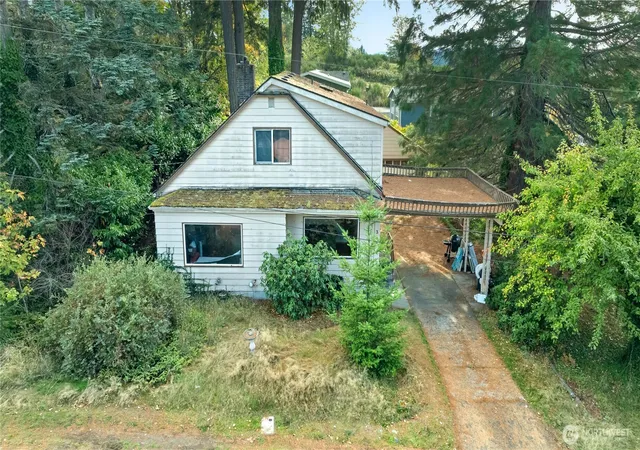 Single family home for sale at 353 Oak St, Shelton, WA 98584 | MLS# NWM2588391