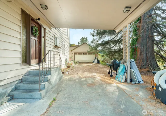 Photo 2 of Single family home for sale at 353 Oak St, Shelton, WA 98584 | MLS# NWM2588391 | Listing updated on 2026-10-08