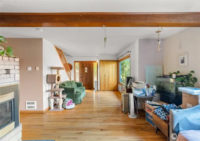 Photo 4 of Single family home for sale at 353 Oak St, Shelton, WA 98584 | MLS# NWM2588391 | Listing updated on 2026-10-08