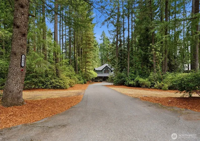 Photo 3 of Single family home for sale at 10442 Leeway Ave Nw, Silverdale, WA 98383 | MLS# NWM2588404 | Listing updated on 2026-10-01