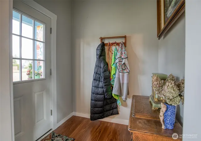 Photo 3 of Single family home for sale at 2832 Pacific Ave, Hoquiam, WA 98550 | MLS# NWM2588433 | Listing updated on 2026-09-29