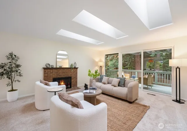 Photo 3 of Single family home for sale at 16817 Ne 91st Street, Redmond, WA 98052 | MLS# NWM2588434 | Listing updated on 2026-10-12