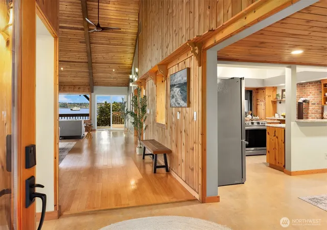 Photo 4 of Single family home for sale at 13725 SW Pohl Rd, Vashon, WA 98070 | MLS# NWM2588435 | Listing updated on 2026-10-01