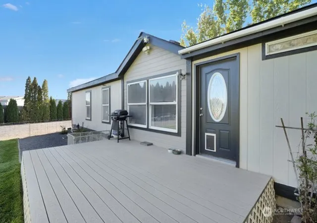 Photo 4 of Manufactured home for sale at 4072 Rd E9 NE, Moses Lake, WA 98837 | MLS# NWM2588441 | Listing updated on 2026-09-29