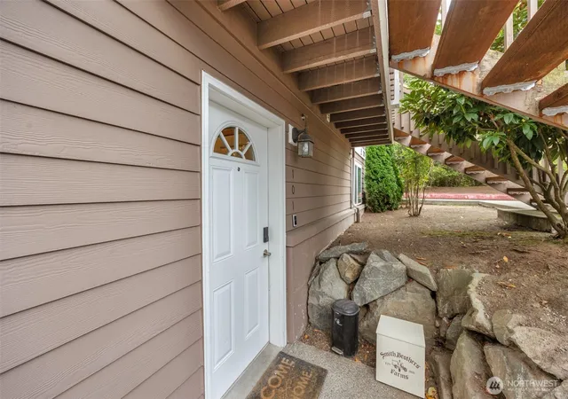 Photo 3 of Condo for sale at 7220 Rainier Dr #101, Everett, WA 98203 | MLS# NWM2588443 | Listing updated on 2026-09-30