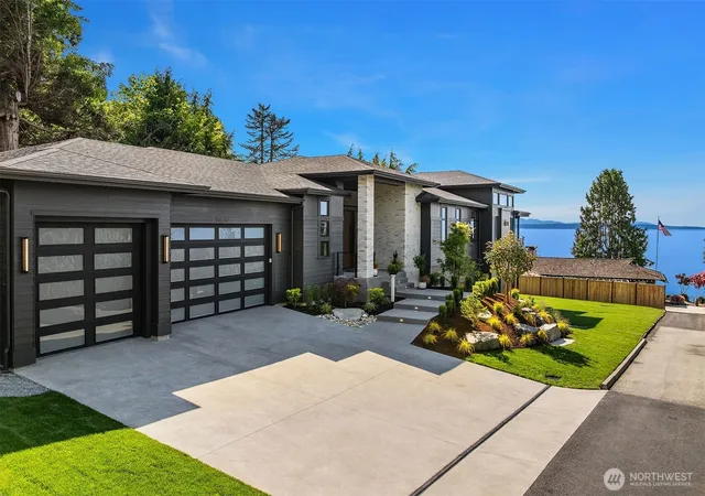 Photo 2 of Single family home for sale at 17626 Talbot Rd, Edmonds, WA 98026 | MLS# NWM2588446 | Listing updated on 2026-09-30