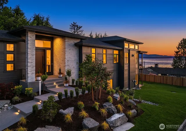 Photo 3 of Single family home for sale at 17626 Talbot Rd, Edmonds, WA 98026 | MLS# NWM2588446 | Listing updated on 2026-09-30