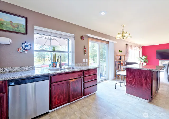Photo 3 of Single family home for sale at 1921 SW 331st Place, Federal Way, WA 98023 | MLS# NWM2588450 | Listing updated on 2026-09-29