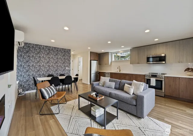 Photo 4 of Single family home for sale at 7507 Latona Ave NE, Seattle, WA 98115 | MLS# NWM2588456 | Listing updated on 2026-09-29