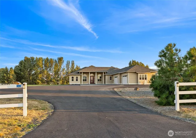 Photo 1 of Single family home for sale at 240 Majestic Hts Dr, Ellensburg, WA 98926 | MLS# NWM2588460 | Listing updated on 2026-09-29