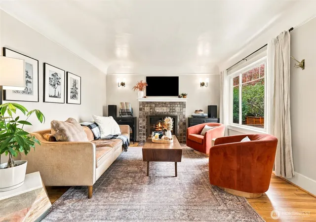 Photo 2 of Single family home for sale at 507 N 81st Street, Seattle, WA 98103 | MLS# NWM2588462 | Listing updated on 2026-10-03