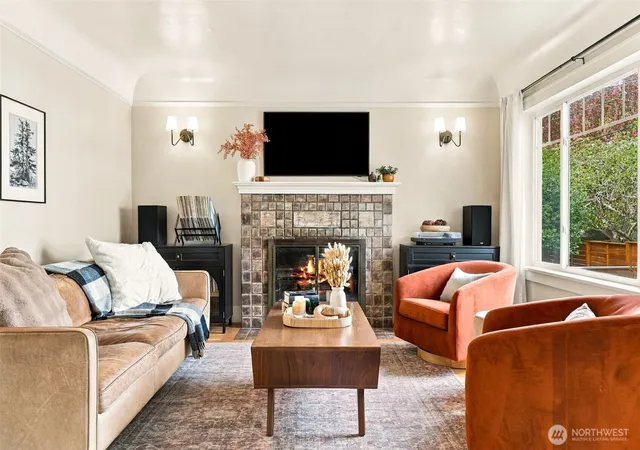 Photo 3 of Single family home for sale at 507 N 81st Street, Seattle, WA 98103 | MLS# NWM2588462 | Listing updated on 2026-10-03