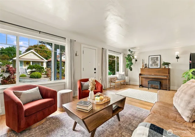 Photo 4 of Single family home for sale at 507 N 81st Street, Seattle, WA 98103 | MLS# NWM2588462 | Listing updated on 2026-10-03