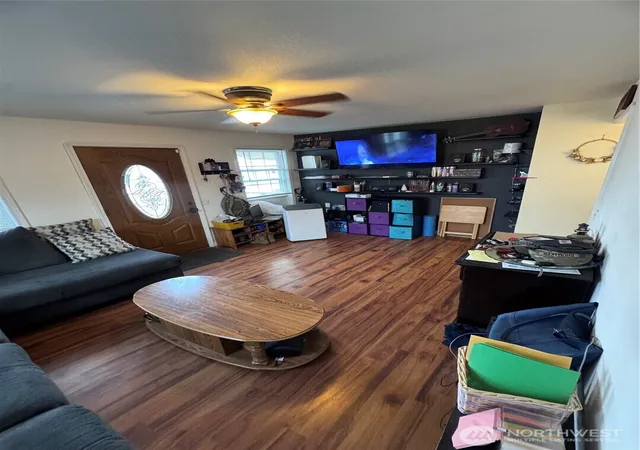 Photo 4 of Single family home for sale at 901 113th Street S, Tacoma, WA 98444 | MLS# NWM2588478 | Listing updated on 2026-09-29