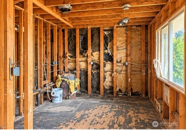 Photo 3 of House for sale at 21902 29th Avenue S, Des Moines, WA 98198 | MLS# NWM2588485 | Listing updated on 2026-09-29