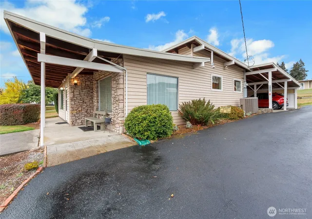 Photo 2 of Single family home for sale at 8126 Woodland Ave E, Puyallup, WA 98371 | MLS# NWM2588488 | Listing updated on 2026-10-01