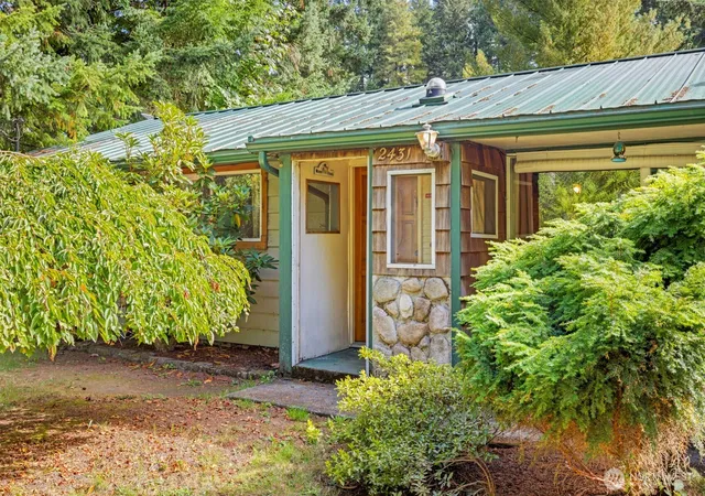 Photo 3 of Single family home for sale at 2431 Sidney Ln, Port Orchard, WA 98366 | MLS# NWM2588491 | Listing updated on 2026-10-01