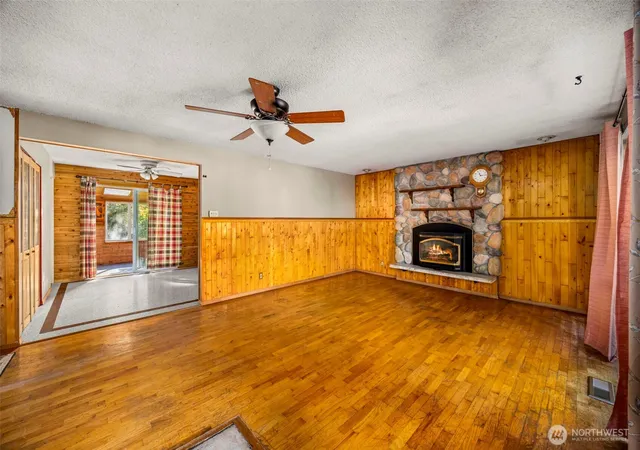 Photo 3 of Single family home for sale at 2431 Sidney Ln, Port Orchard, WA 98366 | MLS# NWM2588491 | Listing updated on 2026-10-01