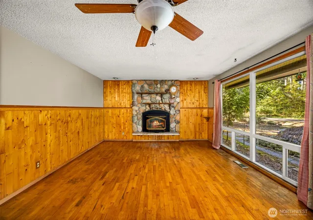Photo 4 of Single family home for sale at 2431 Sidney Ln, Port Orchard, WA 98366 | MLS# NWM2588491 | Listing updated on 2026-10-01