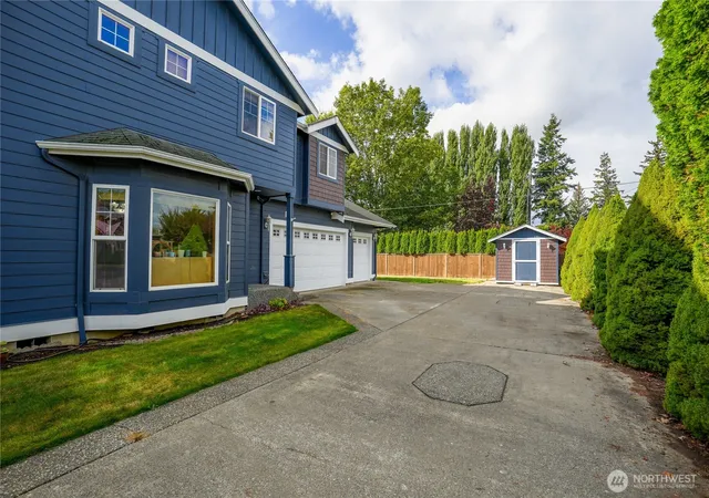 Photo 1 of Single family home for sale at 1949 E Emerald Way, Lynden, WA 98264 | MLS# NWM2588504 | Listing updated on 2026-09-29