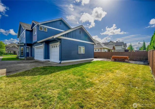 Photo 3 of Single family home for sale at 1949 E Emerald Way, Lynden, WA 98264 | MLS# NWM2588504 | Listing updated on 2026-09-29