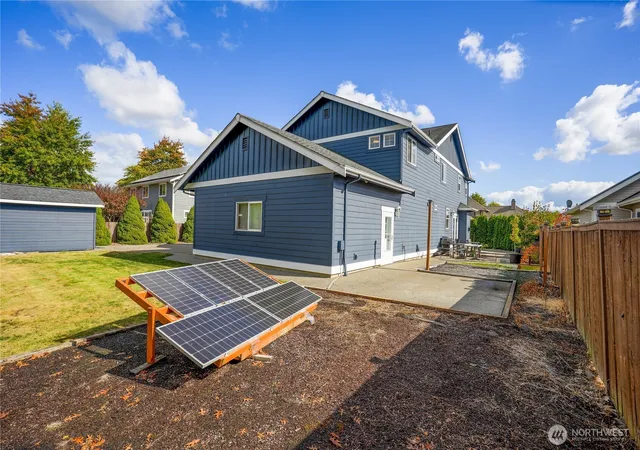 Photo 4 of Single family home for sale at 1949 E Emerald Way, Lynden, WA 98264 | MLS# NWM2588504 | Listing updated on 2026-09-29