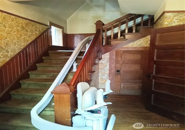 Photo 3 of Single family home for sale at 815 N Cushman Ave, Tacoma, WA 98403 | MLS# NWM2588507 | Listing updated on 2026-10-02