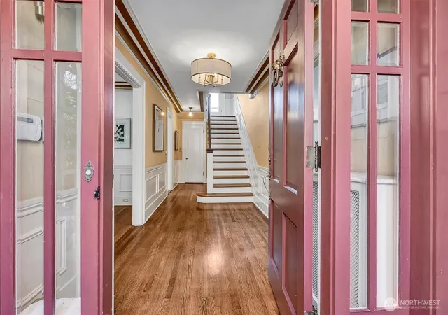 Photo 3 of Single family home for sale at 1518 4th Avenue N, Seattle, WA 98109 | MLS# NWM2588515 | Listing updated on 2026-09-29