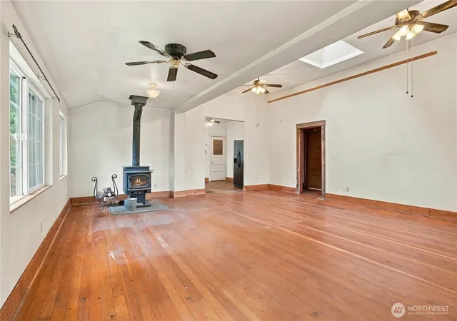 Photo 4 of Single family home for sale at 9536 E East, Tacoma, WA 98445 | MLS# NWM2588519 | Listing updated on 2026-09-30