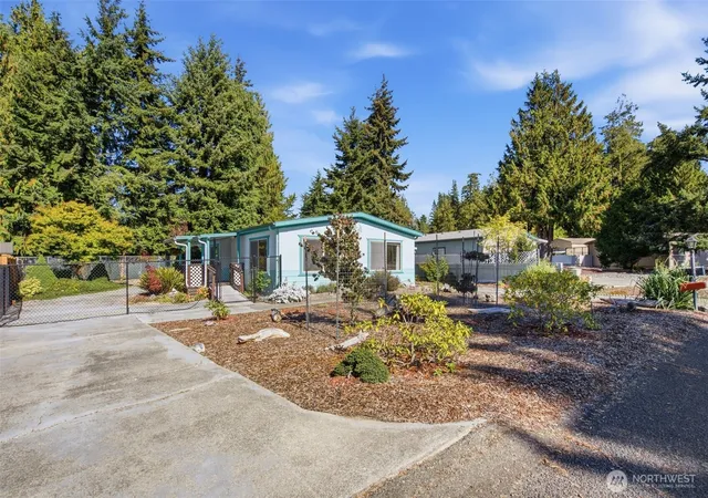 Photo 2 of Manufactured home for sale at 62 Holley Cir, Port Angeles, WA 98362 | MLS# NWM2588522 | Listing updated on 2026-10-01