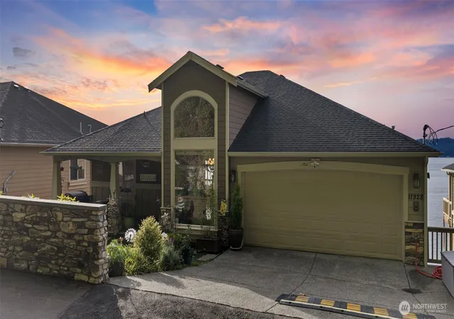 Photo 2 of Single family home for sale at 11928 Possession Ln, Edmonds, WA 98026 | MLS# NWM2588527 | Listing updated on 2026-10-02