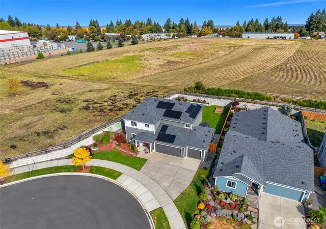 Photo 4 of Single family home for sale at 9131 Candytuft Ct, Olympia, WA 98501 | MLS# NWM2588537 | Listing updated on 2026-10-03