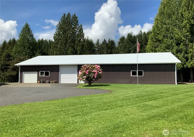 Photo 4 of Single family home for sale at 429 Burnt Ridge Rd, Onalaska, WA 98570 | MLS# NWM2588538 | Listing updated on 2026-09-30