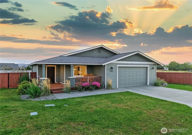 Photo 3 of Single family home for sale at 1102 E Twilight Ln, Ellensburg, WA 98926 | MLS# NWM2588551 | Listing updated on 2026-10-01