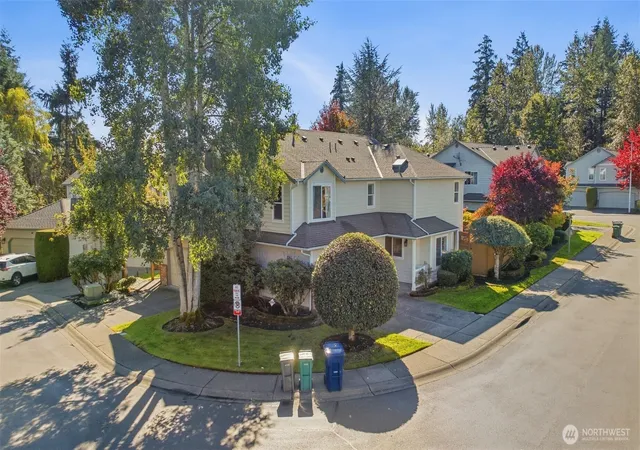 Photo 3 of Townhouse for sale at 1924 187th Place Se, Bothell, WA 98012 | MLS# NWM2588555 | Listing updated on 2026-10-02