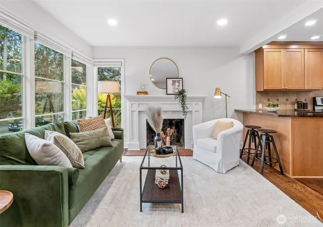 Photo 4 of Single family home for sale at 3039 NE 86th Street, Seattle, WA 98115 | MLS# NWM2588559 | Listing updated on 2026-09-30