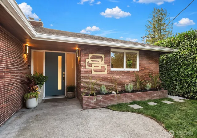 Photo 3 of Single family home for sale at 9608 5th Avenue Ne, Seattle, WA 98115 | MLS# NWM2588563 | Listing updated on 2026-10-03