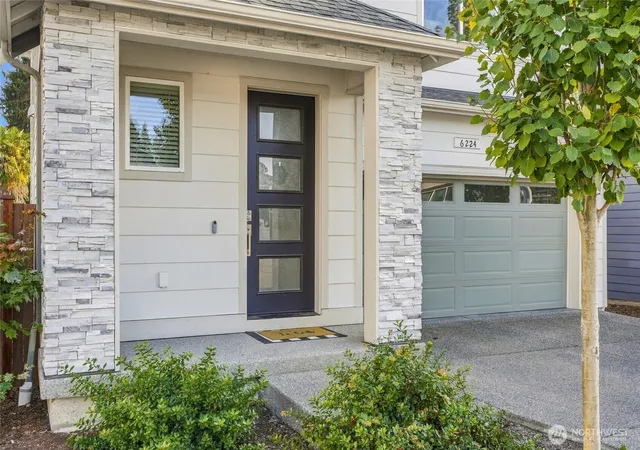 Photo 3 of Single family home for sale at 6224 206th Place SW, Lynnwood, WA 98036 | MLS# NWM2588569 | Listing updated on 2026-09-30