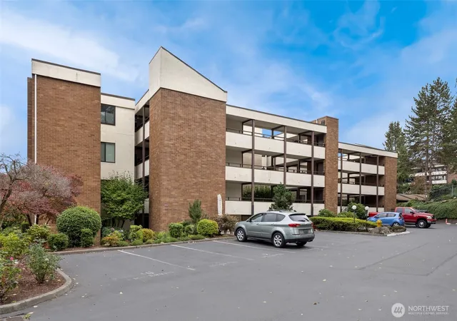 Photo 2 of Condo for sale at 10817 Glen Acres Dr S #B, Seattle, WA 98168 | MLS# NWM2588572 | Listing updated on 2026-10-01