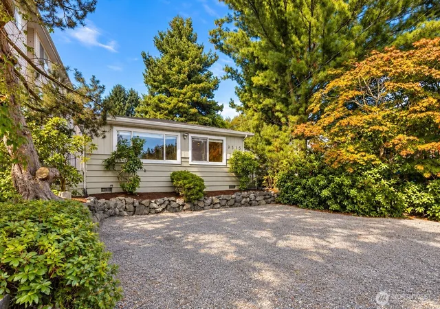 Photo 1 of Single family home for sale at 9515 Linden Ave N, Seattle, WA 98103 | MLS# NWM2588576 | Listing updated on 2026-10-01