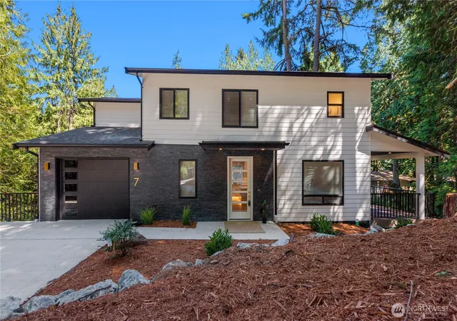 Single family home for sale at 7 Maple Ct, Bellingham, WA 98229 | MLS# NWM2588584
